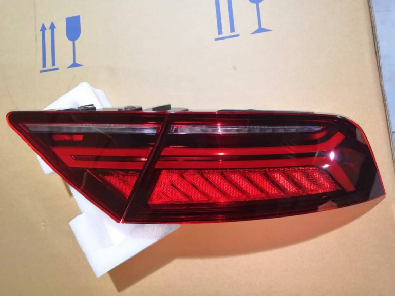 Voll LED Lightbar Design Rückleuchten für Audi A7 C7 Vorfacelift 10