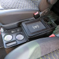 Preview: Black Edition Staufach Mittelkonsole Ablage für Mercedes Vito W638/W639 mit RGB Farbwechsel-LED Beleuchtung, USB und Induktions-Ladestation