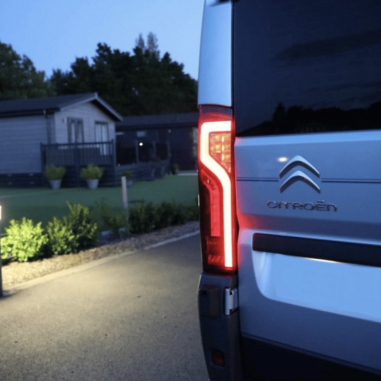 Upgrade Voll LED Rückleuchten für Fiat Ducato III (250, 290) 2006+ rot / rauch mit dyn. Blinker