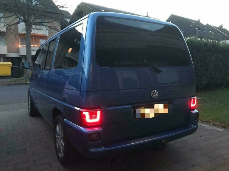 LED Lightbar Design Rückleuchten für VW T4 90-03 rot/rauch