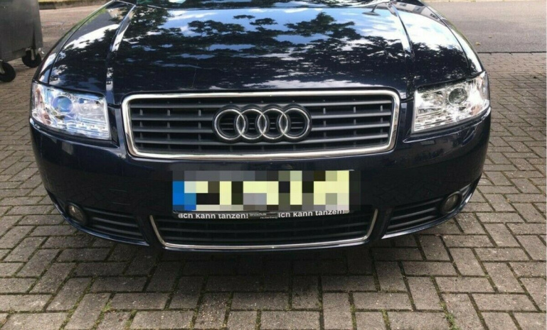 LED Tagfahrlicht Design Scheinwerfer für Audi A4 B6 00-04 chrom