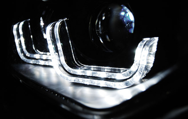 Voll LED Tagfahrlicht Angel Eyes Scheinwerfer für BMW 3er F30/F31 11-15  schwarz / chrom