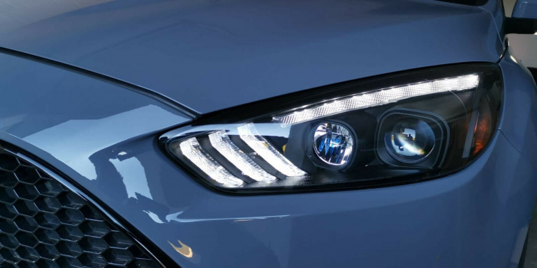 LED Tagfahrlicht Scheinwerfer für Ford Focus MK3 Facelift 14-18 schwarz mit dynamischem LED Blinker