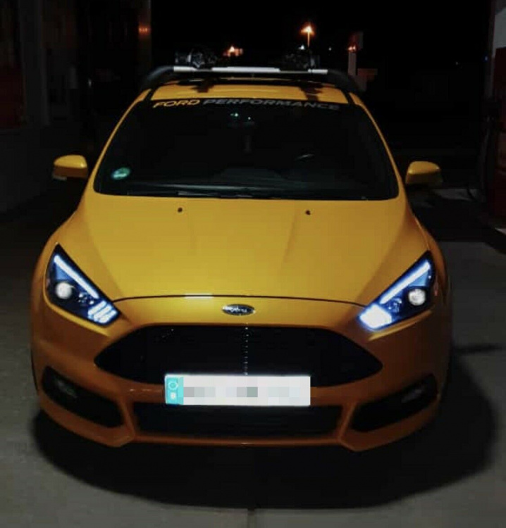 LED Tagfahrlicht Scheinwerfer für Ford Focus MK3 Facelift 14-18 schwarz mit dynamischem LED Blinker