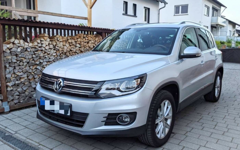 LED Tagfahrlicht Scheinwerfer für VW Tiguan Facelift 11-15 schwarz