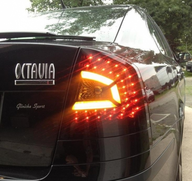LED Upgrade Design Rückleuchten für Skoda Octavia 2 (1Z) Limousine 04-13 schwarz/rauch