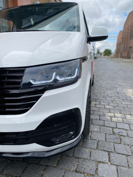 LED Tagfahrlicht Scheinwerfer für VW T6.1 schwarz ab 2019  mit dynamischem Blinker