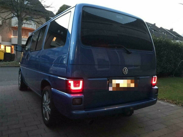 LED Lightbar Design Rückleuchten für VW T4 90-03 rot/rauch