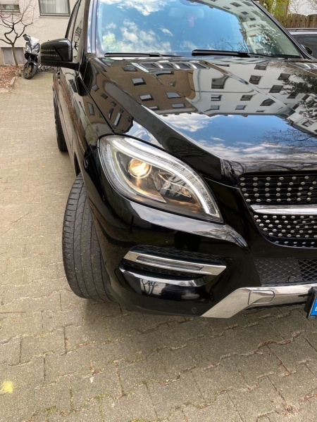 LED Tagfahrlicht Design Scheinwerfer für Mercedes Benz ML W166 11-15 schwarz