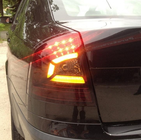 LED Upgrade Design Rückleuchten für Skoda Octavia 2 (1Z) Limousine 04-13 rot/rauch