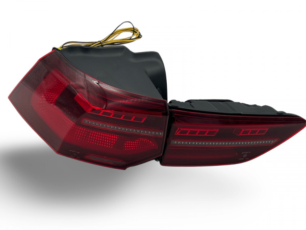 R-Look Voll LED Rückleuchten mit dynamischem LED Blinker für den VW Golf VIII ab Bj. 2020