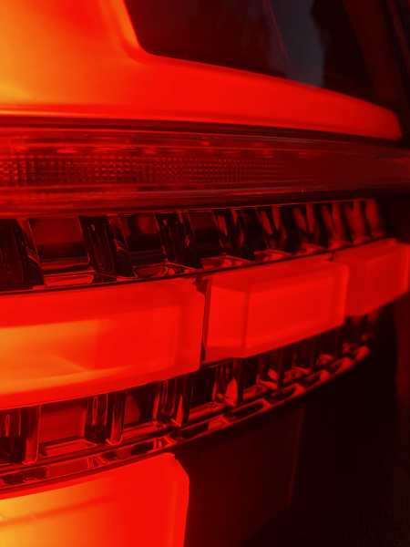 Voll LED Lightbar Design Rückleuchten für VW T6 15-19 schwarz/rauch mit dynamischen Blinker (für Heckklappe/Halogen)